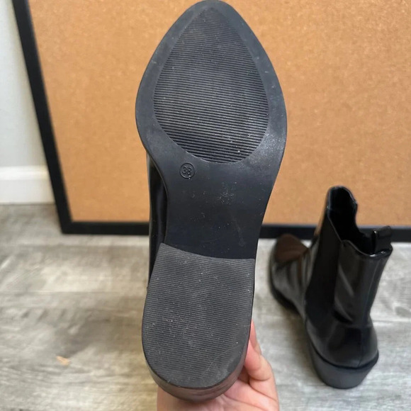 Monki Patent Leather Black Chelsea Boot in Size EU 38 / US 7 - Picture 5 of 7